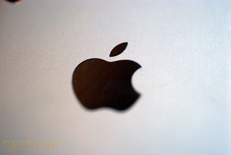 18-iphone-apple-logo.jpg