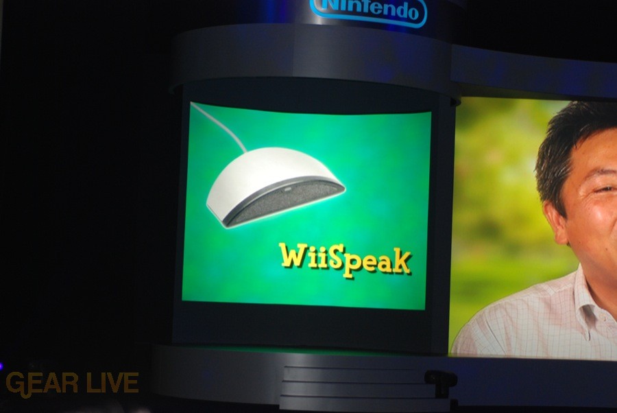 Nintendo E3 08: WiiSpeak microphone 2