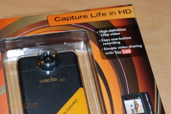 Creative Vado HD box close