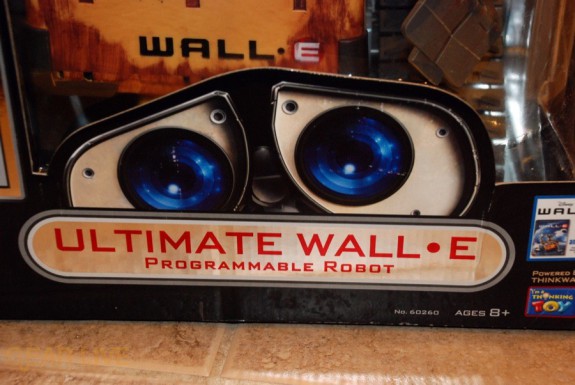 Ultimate Control Wall-E box image