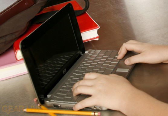 HP 2133 Mini-Note in use