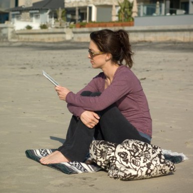 Amazon Kindle 2 at beach