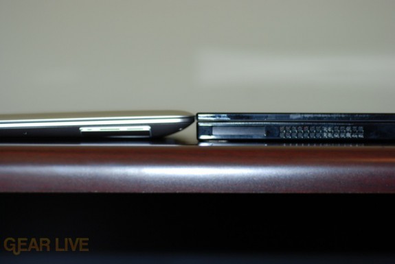 MacBook Air vs. Voodoo Envy 133 thick side