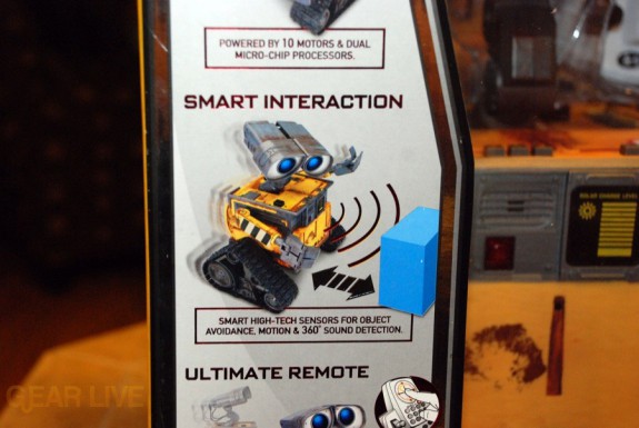 Ultimate Control Wall-E Smart Interaction