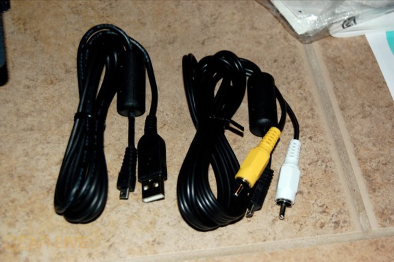 Panasonic Lumix LX3 USB and video cables