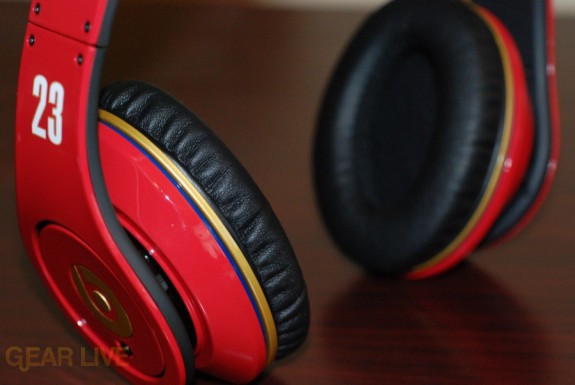 Beats by Dr. Dre Red LeBron James Customs outer