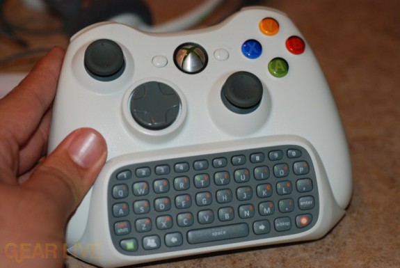 Xbox 360 Chatpad Connected to Controller