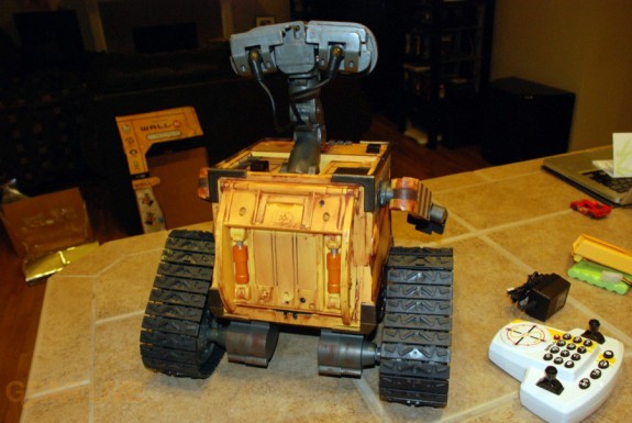 Ultimate Control Wall-E back