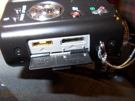 Panasonic Lumix ZS3 USB port