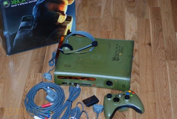 Xbox 360 Halo 3 Special Edition with accessories
