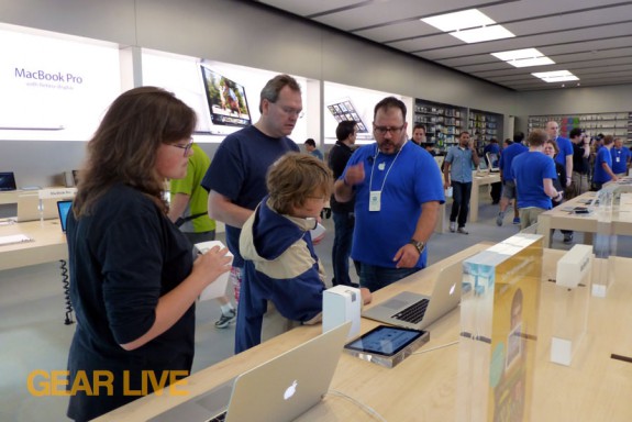 Apple Store - Bellevue Square Grand Re-opening