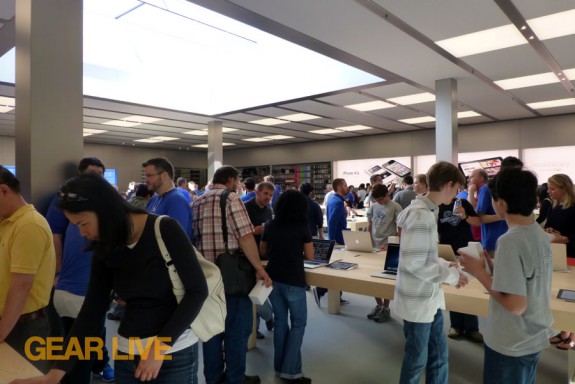 Apple Store - Bellevue Square Grand Re-opening