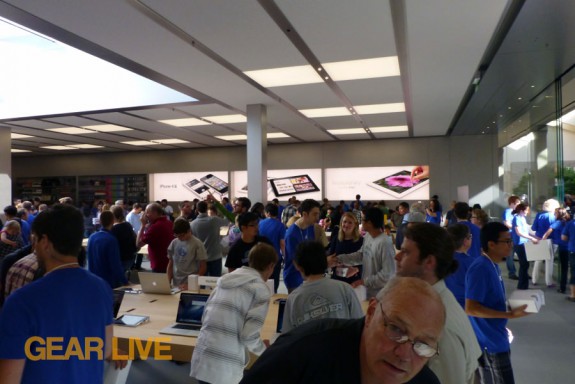 Apple Store - Bellevue Square Grand Re-opening