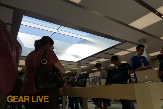 Apple Store - Bellevue Square Grand Re-opening