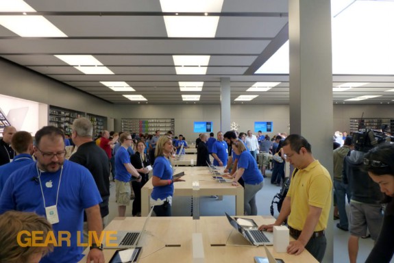 Apple Store - Bellevue Square Grand Re-opening