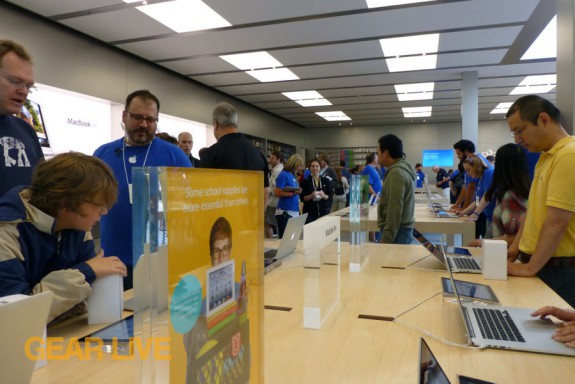 Apple Store - Bellevue Square Grand Re-opening