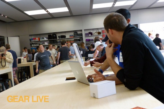 Apple Store - Bellevue Square Grand Re-opening