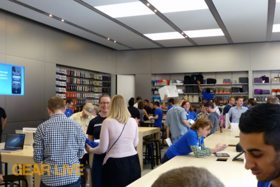 Apple Store - Bellevue Square Grand Re-opening