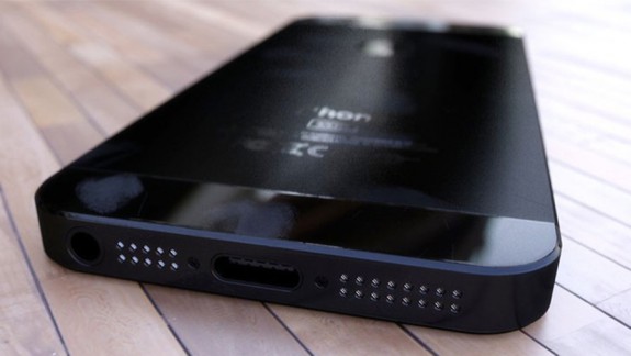 Black iPhone 5 speaker grille 3D render