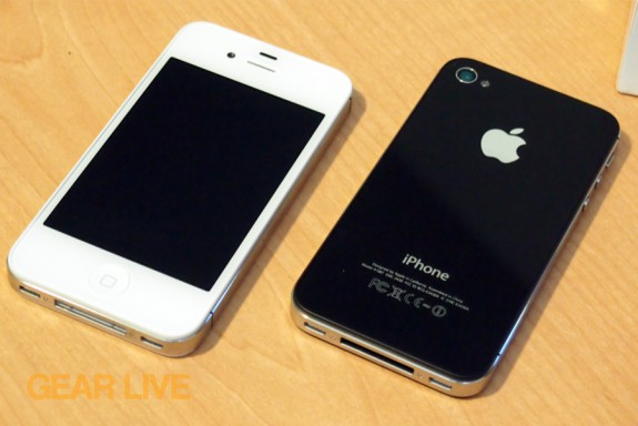 iPhone 4S: White front, black back