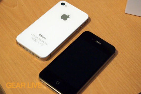 iPhone 4S: White back, black front