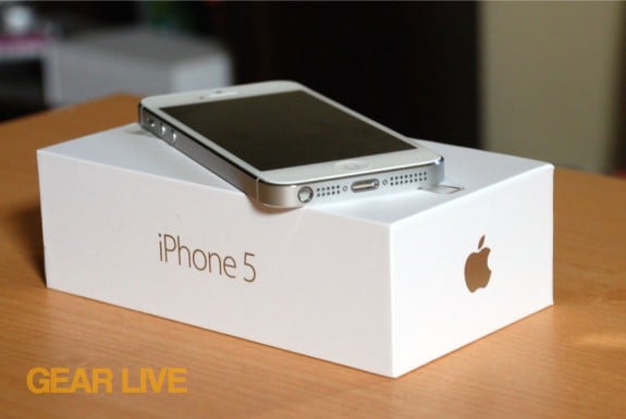 iPhone 5 White & Silver on box