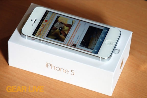 iPhone 5 White & Silver on box (Safari)