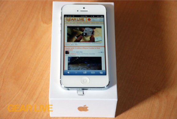 iPhone 5 White & Silver on top of box