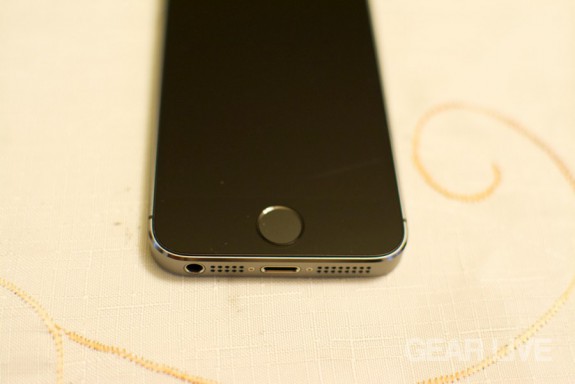 iPhone 5s Space Gray Touch ID sensor