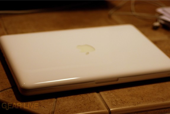 Top of white unibody MacBook