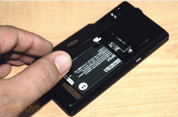 Motorola DROID removable battery