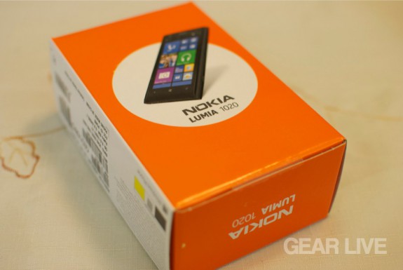 Nokia Lumia 1020 box