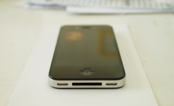 iPhone HD bottom