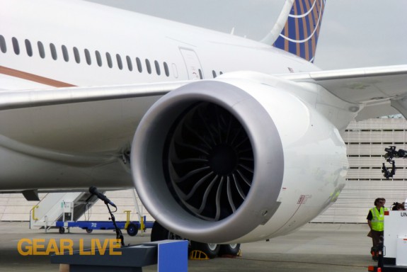 United 787 Dreamliner Jet Engine