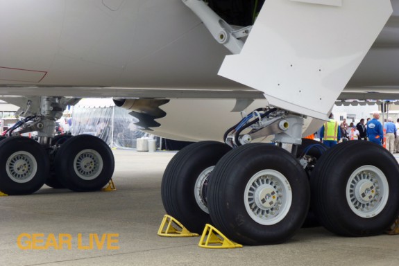 United Boeing 787 Dreamliner Wheels