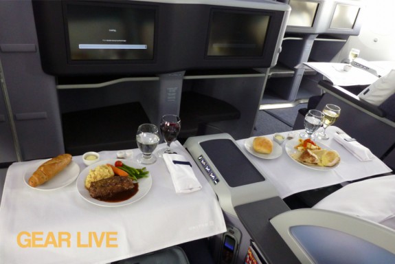 United Boeing 787 Dreamliner Food