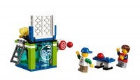 LEGO Fairground Mixer 10244 - Minifigs with Dunk Tank