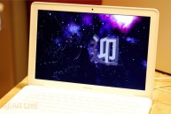 White unibody MacBook welcome