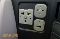 United Boeing 787 Dreamliner Power and USB