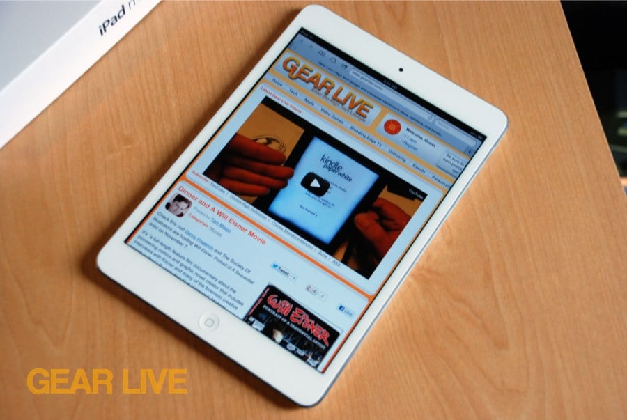White Apple iPad mini White Apple iPad mini