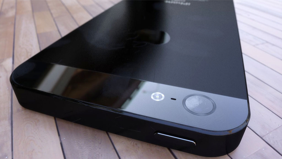 Black iPhone 5 camera 3D render