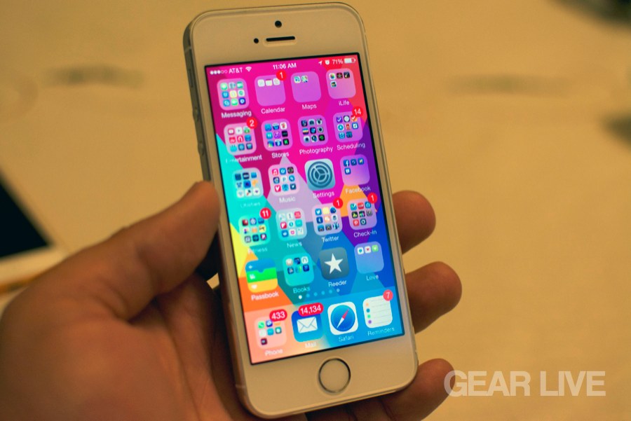 iPhone 5s silver in-hand iPhone 5s silver in-hand